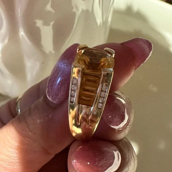 14k citrine ring with diamonds - Picture 4 of 10